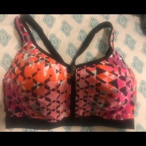Knockout Victoria’s Secret sport bra 36d